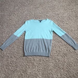 Women’s grey and turquoise sweater